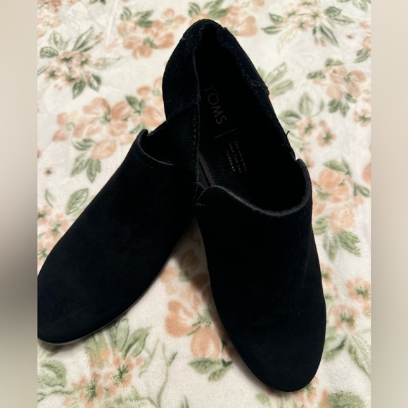 Toms black suede slip on low block heel shoes US 8 for women’s - Picture 3 of 8